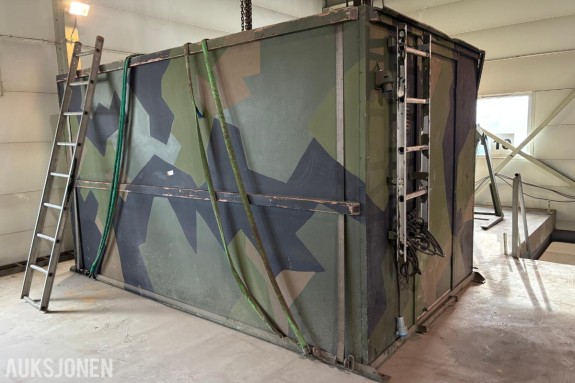 Isolert lagercontainer med låsbare skap og verktøyskuffer – 374 x 220 x 220 cm