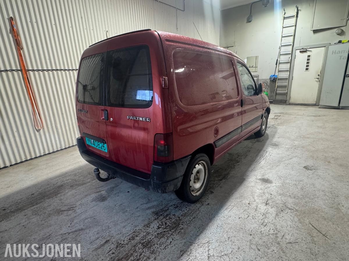 1999 Peugeot Partner 1.4 75 HK HENGERFESTE LED-BAR