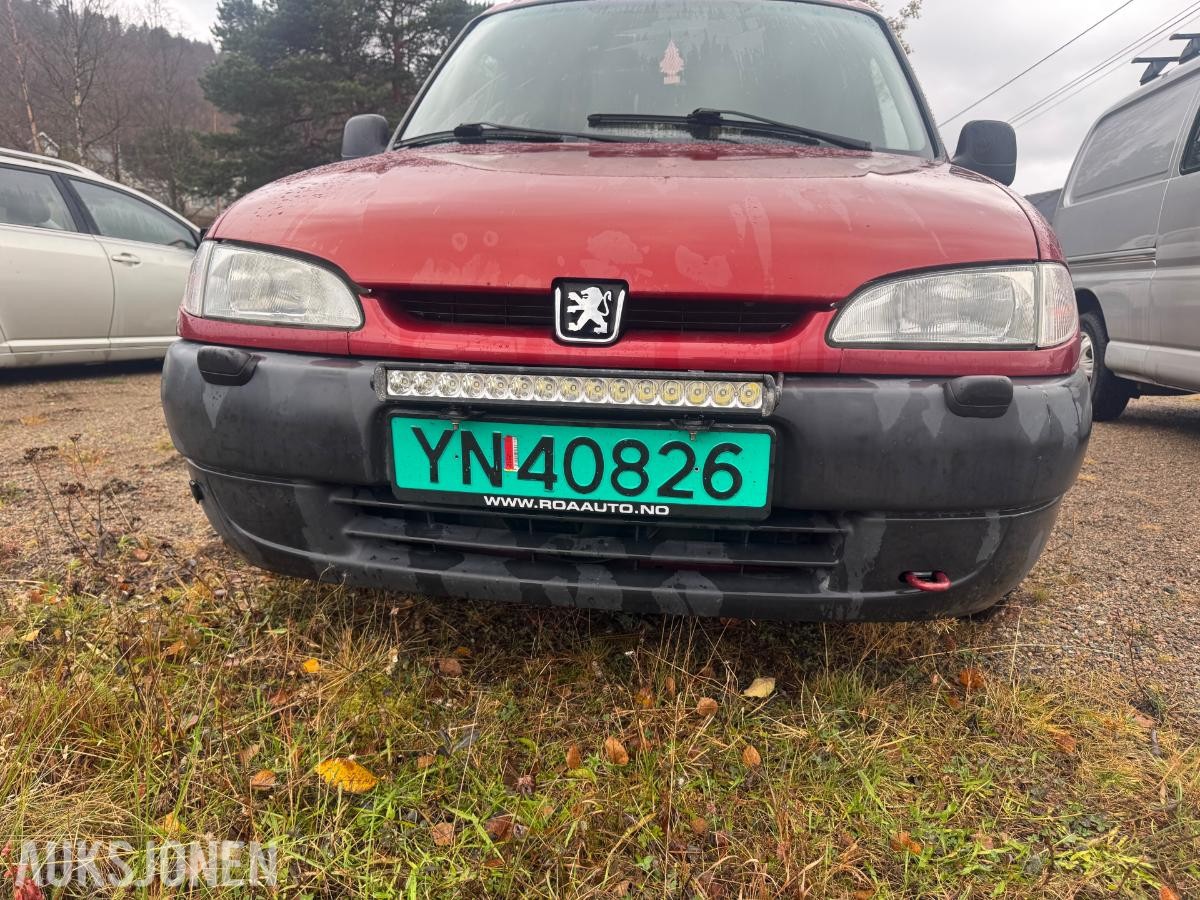 1999 Peugeot Partner 1.4 75 HK HENGERFESTE LED-BAR