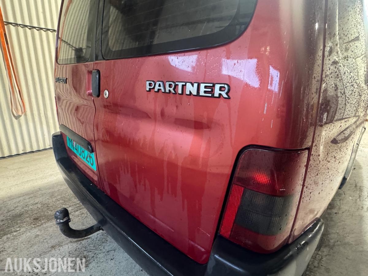 1999 Peugeot Partner 1.4 75 HK HENGERFESTE LED-BAR