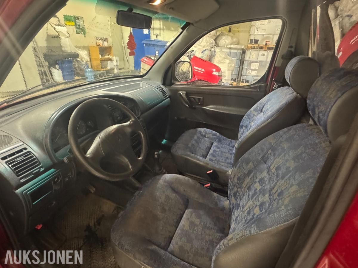 1999 Peugeot Partner 1.4 75 HK HENGERFESTE LED-BAR