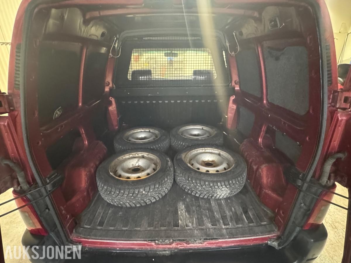 1999 Peugeot Partner 1.4 75 HK HENGERFESTE LED-BAR