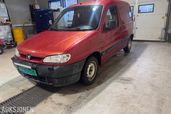 1999 Peugeot Partner 1.4 75 HK HENGERFESTE LED-BAR 