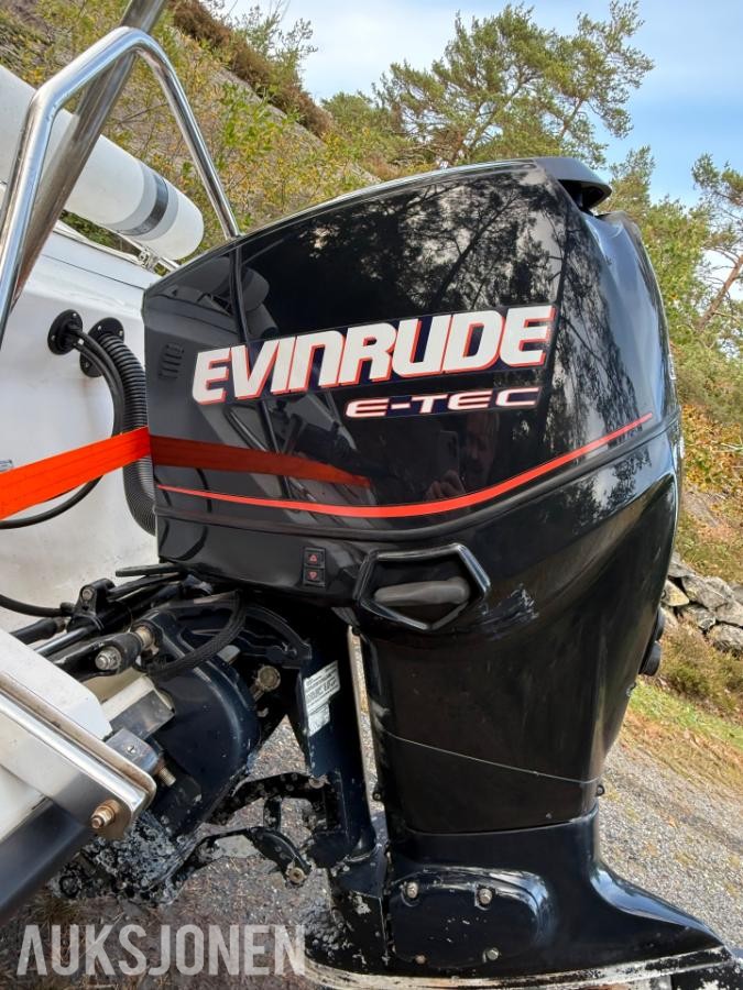 2009 HighPerformance 145 Med Evinrude E-Tech 90hk og tilhenger