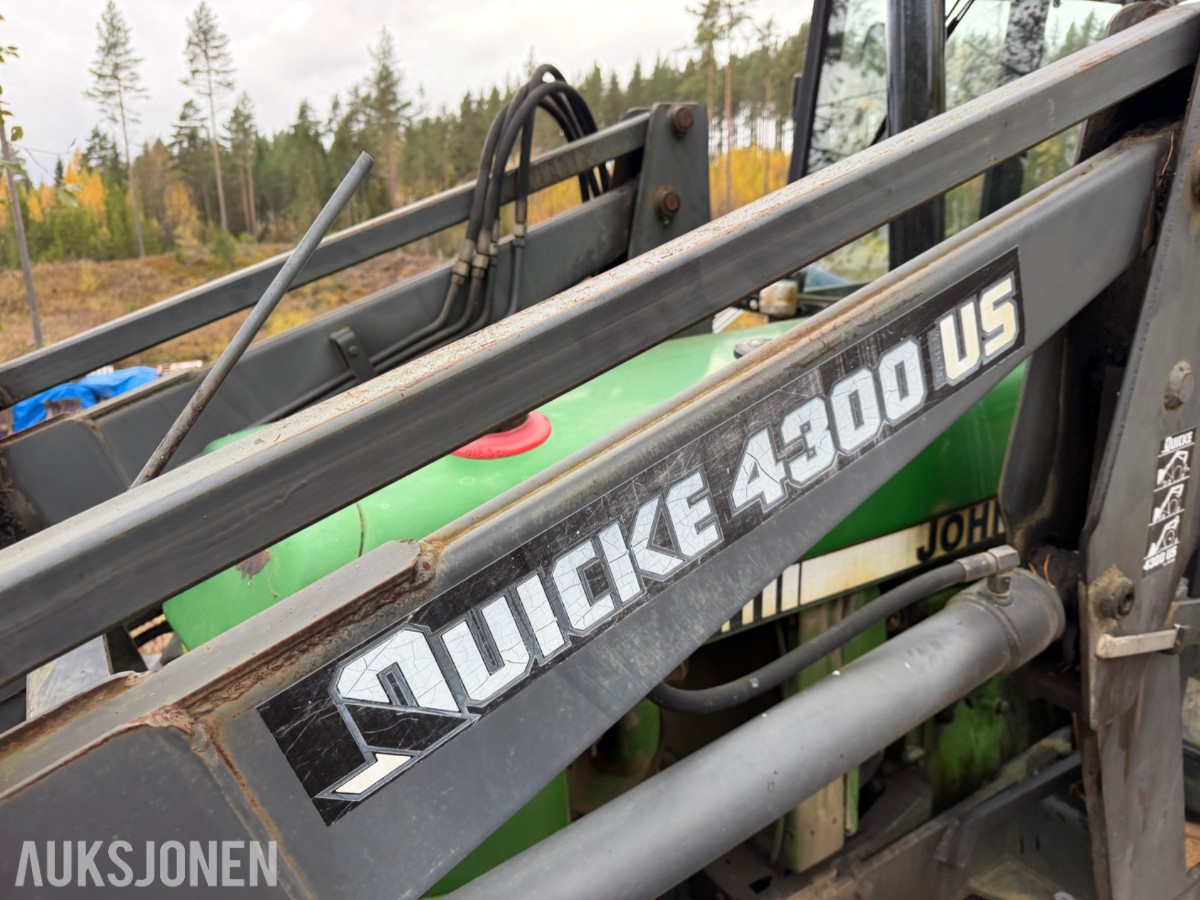 John Deere 2040 Synchron m/laster, pallegaffel, skuffe