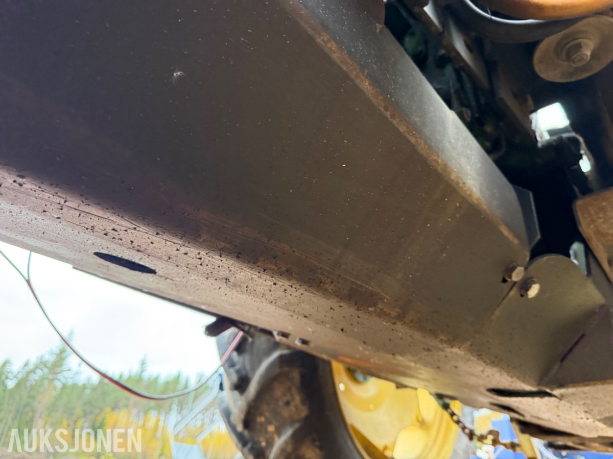 John Deere 2040 Synchron m/laster, pallegaffel, skuffe