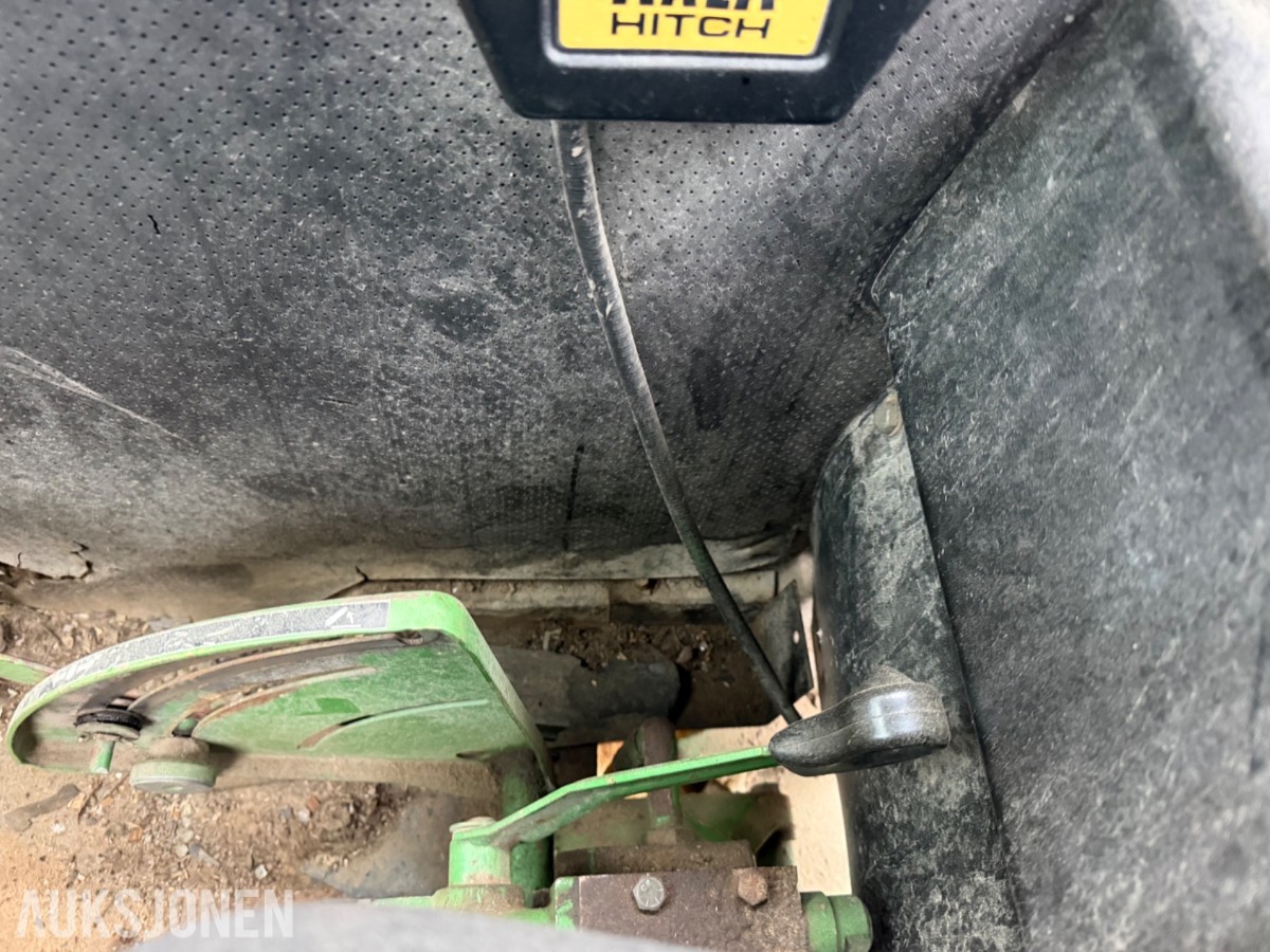 John Deere 2040 Synchron m/laster, pallegaffel, skuffe
