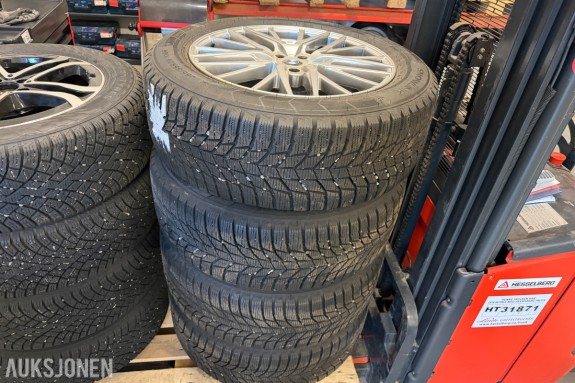 BMW IX40 originale 20 tommers aluminiumsfelger - Piggfrie vinterdekk - 255/55 R20 110R