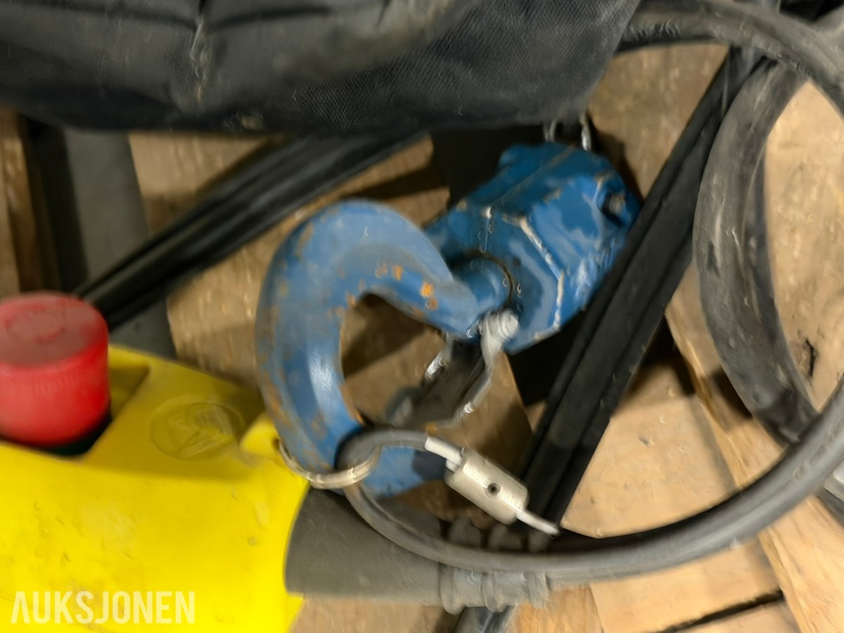 2017 Tractel 250 kg elektrisk kjettingtalje