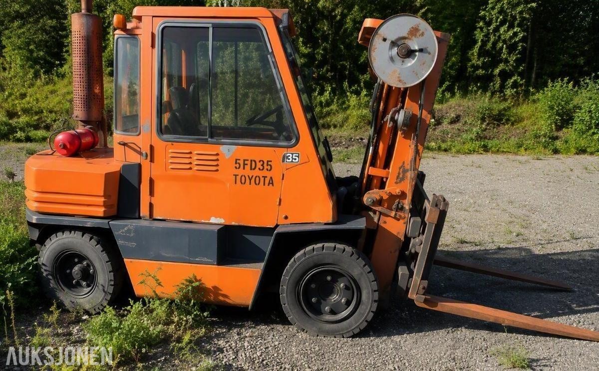 1988 Toyota 02-5FD35 Dieseltruck 3,2-Tonns – 4,3m