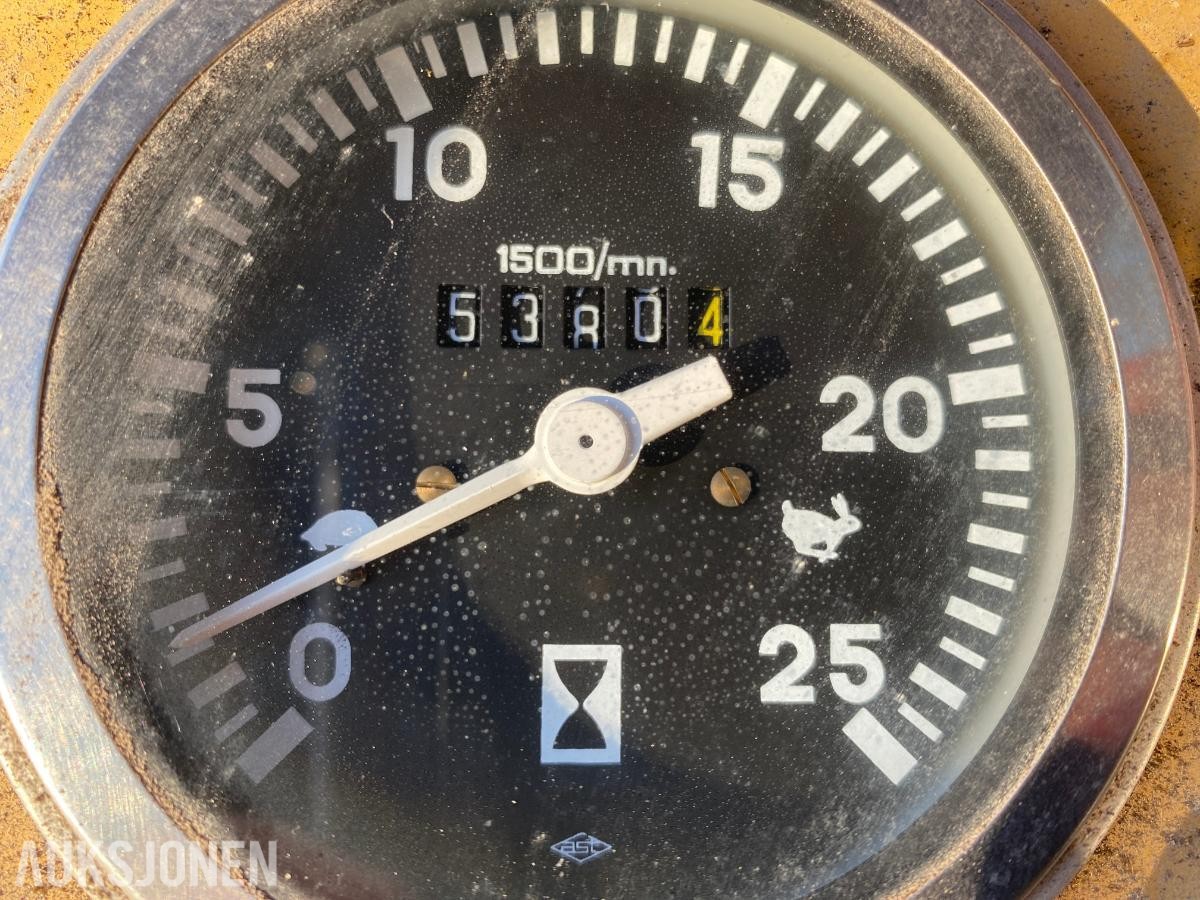 1980 Massey Ferguson MF50 Traktorgraver MVA FRI