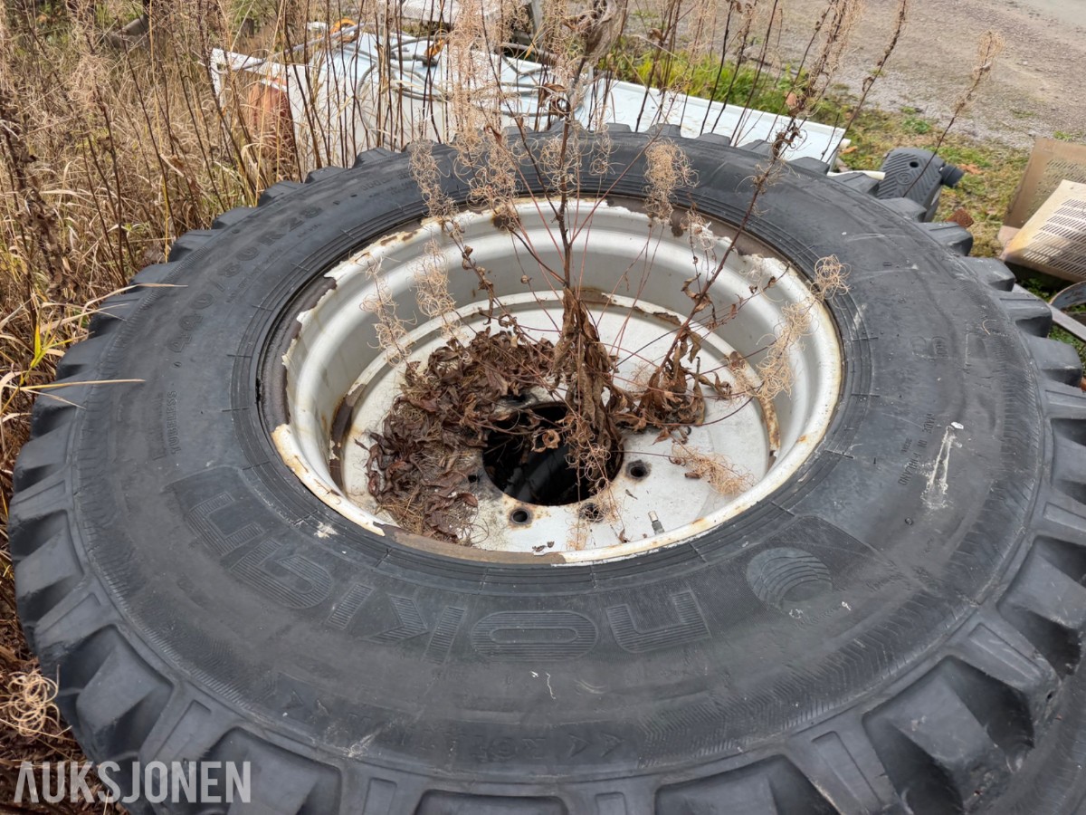 Anleggsdekk m/pigg til traktor 540/80-R38 og 440/80-R28