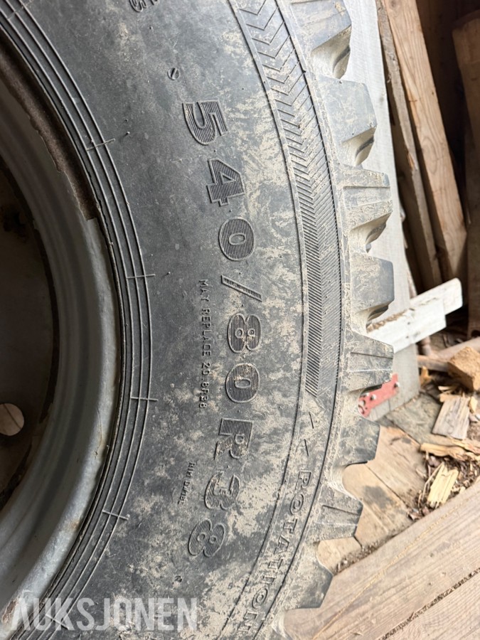 Anleggsdekk m/pigg til traktor 540/80-R38 og 440/80-R28