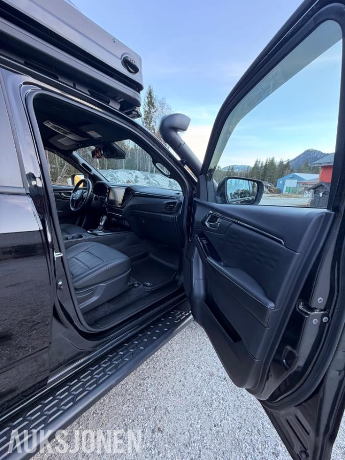 2025 Isuzu D-max AT37/VINSJ/BLACK ED/ROOF-RACK/EKSTRALYS KUN 47000km