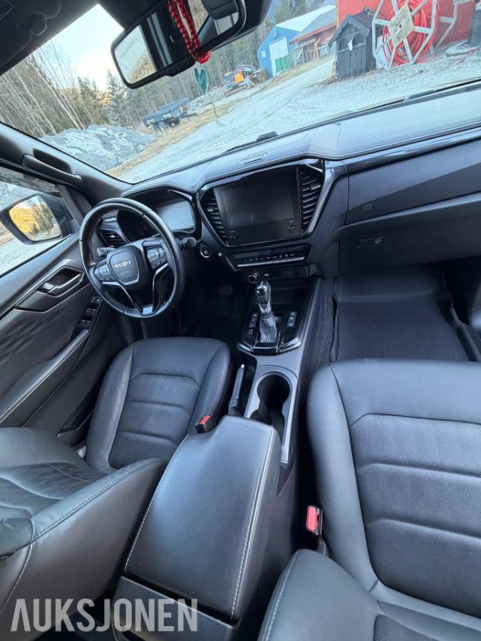 2025 Isuzu D-max AT37/VINSJ/BLACK ED/ROOF-RACK/EKSTRALYS KUN 47000km
