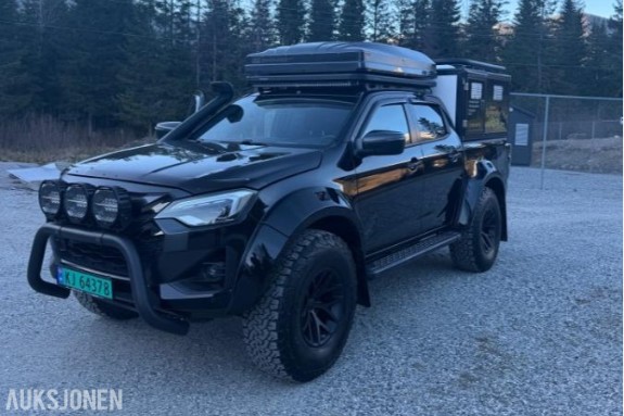 2025 Isuzu D-max AT37/VINSJ/BLACK ED/ROOF-RACK/EKSTRALYS KUN 47000km