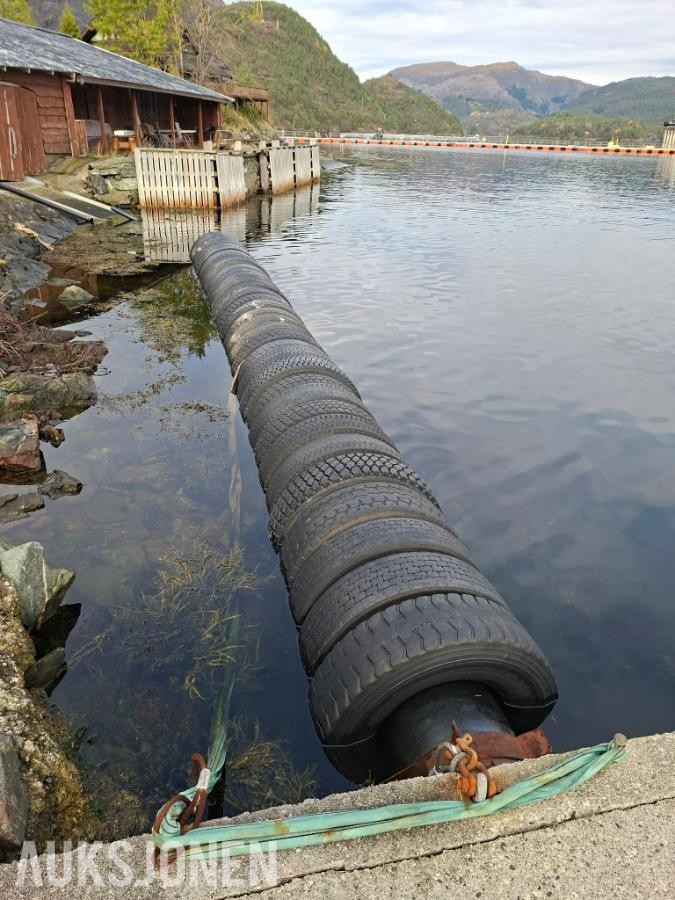 2001 Bølgedemper Dekk - Ca 10 meter