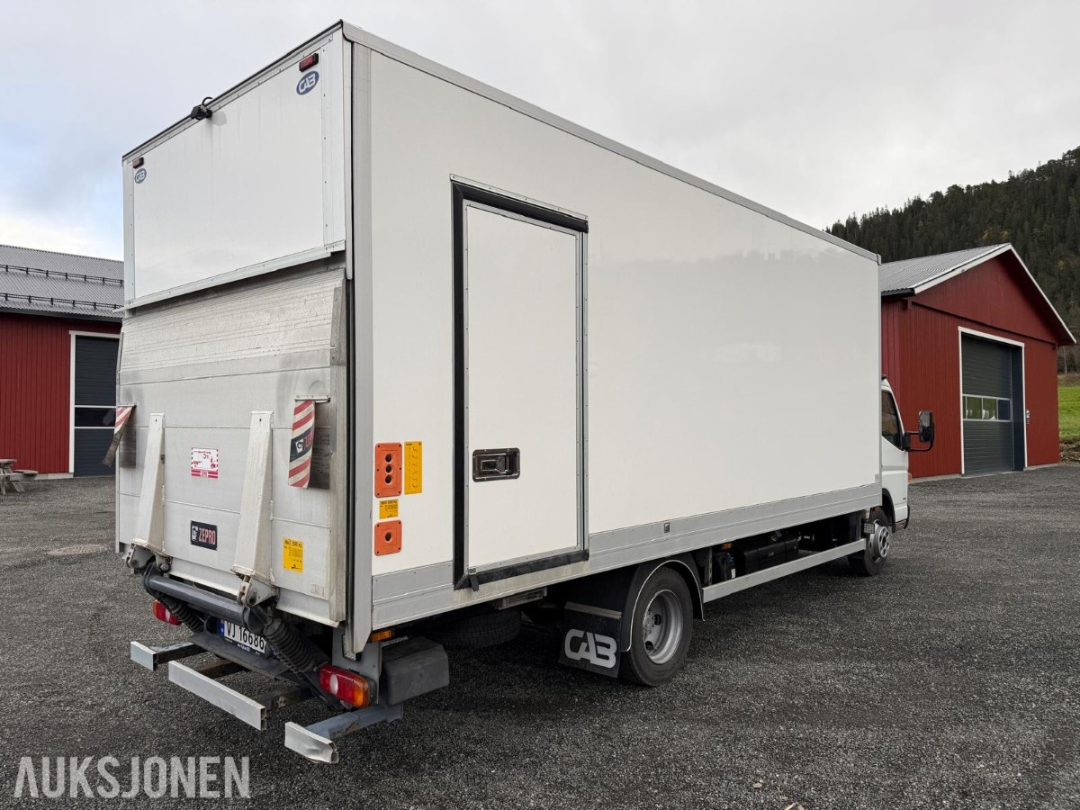 2019 Fuso Canter skapbil - bare gått 63 436 km
