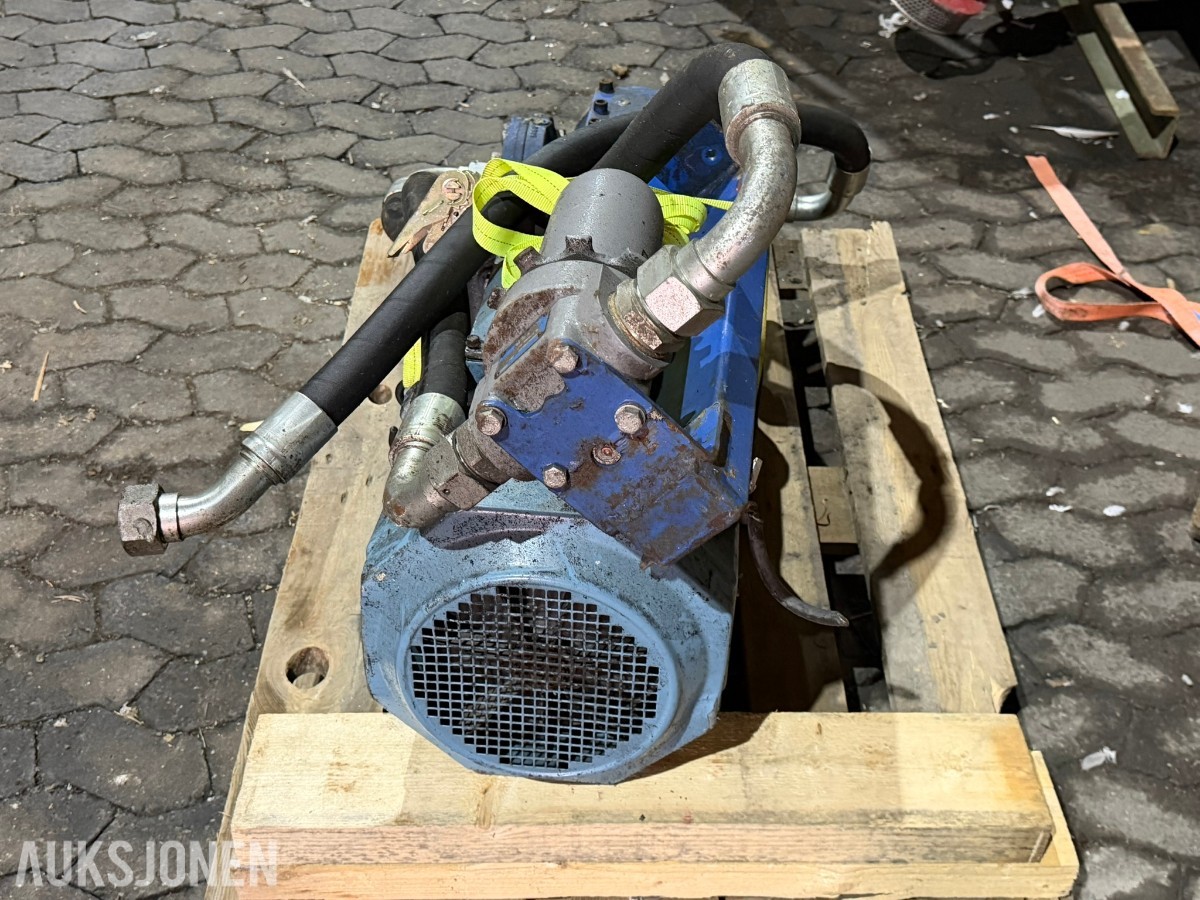 Hydraulikkaggregat med elektromotor og pumpe