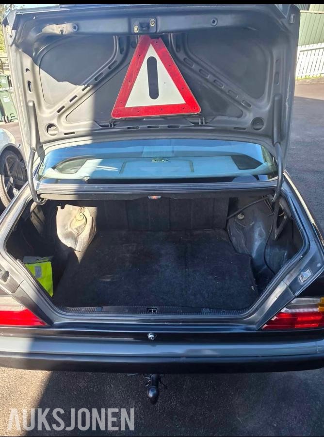 1989 Mercedes-Benz E250D AUTOMAT W124 OM602 EU-OK 09.27