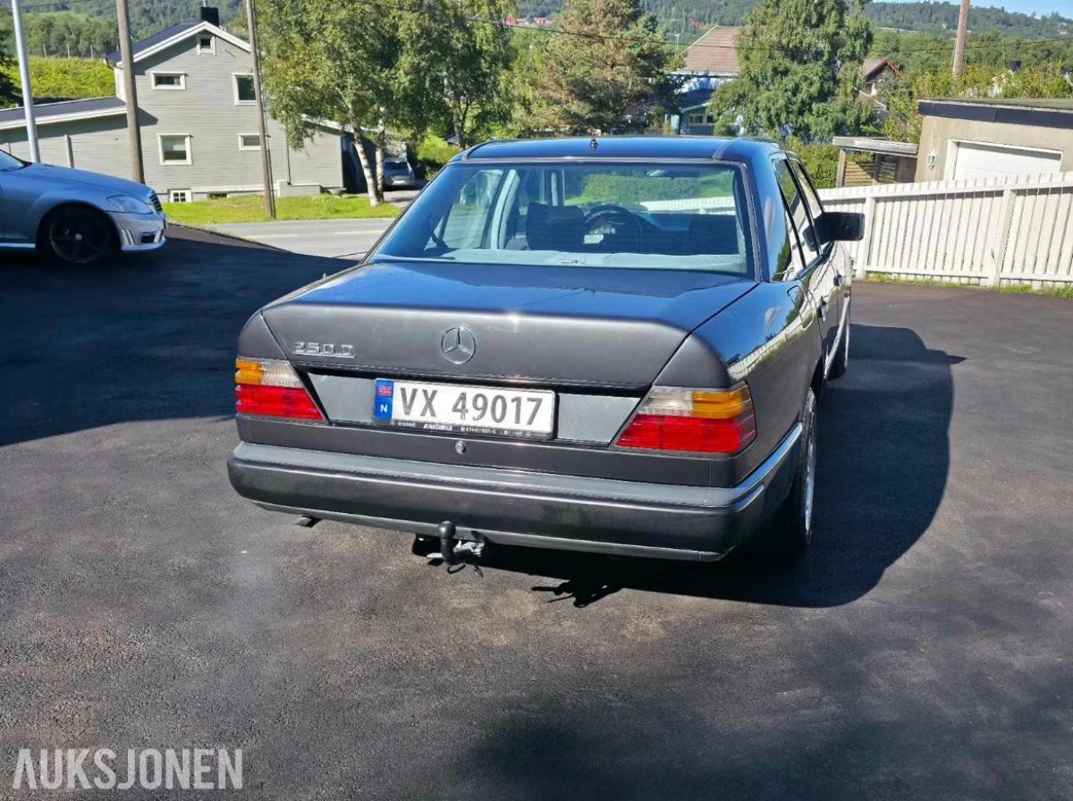 1989 Mercedes-Benz E250D AUTOMAT W124 OM602 EU-OK 09.27