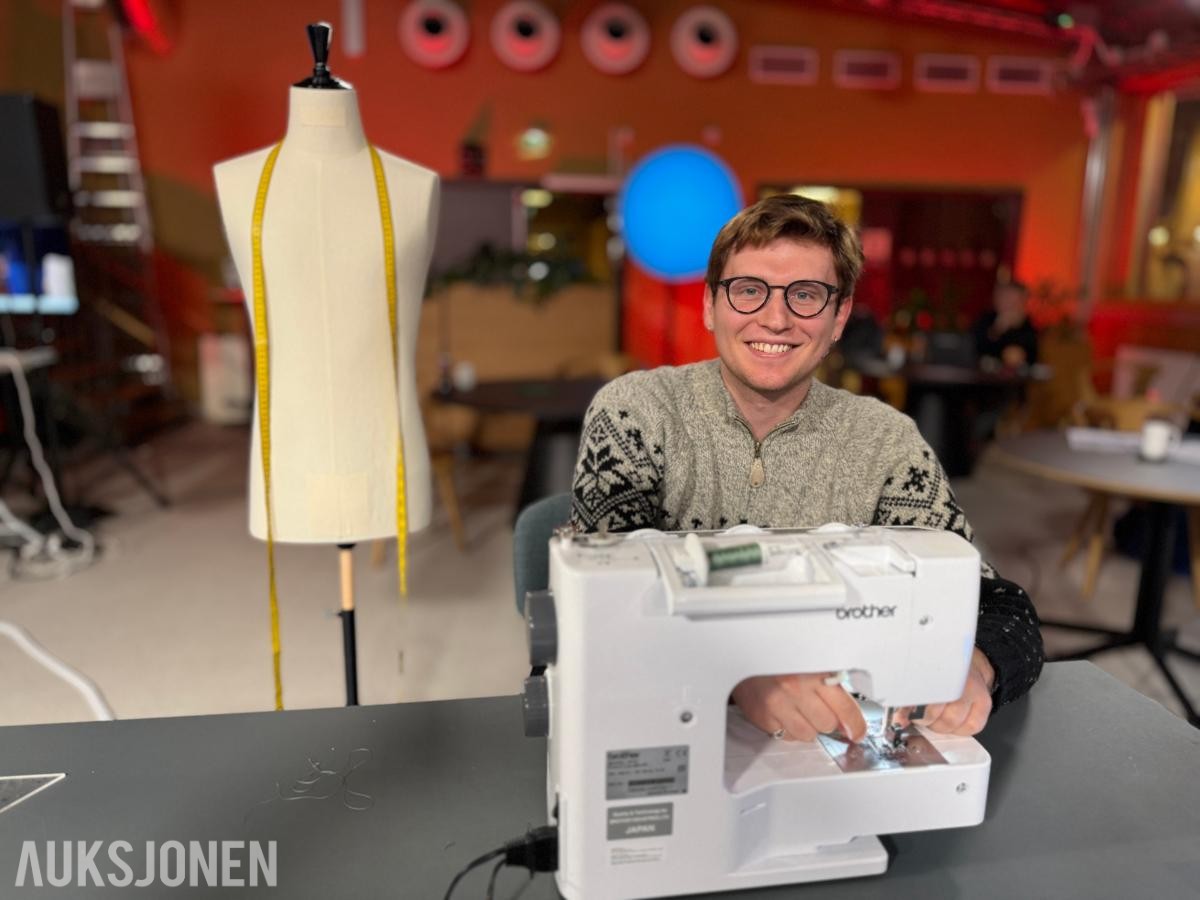 Dan Børge Akerøs silkedress - REDESIGNET AV MAILLIW
