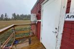 2-etasjes kontorrigg med toaletter, kontorer og varmepumpe