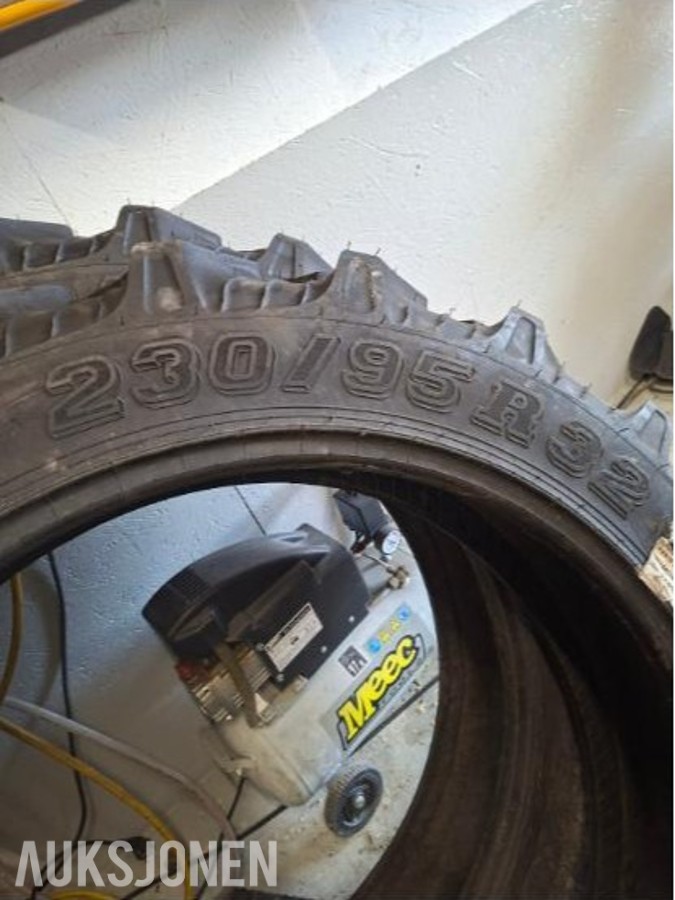 Traktordekk 2 stk 230/95r32 bakhjul traktor