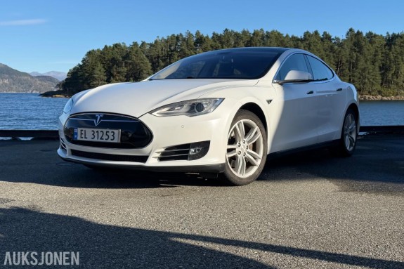 2014 Tesla Model S 85 – FREE LIFETIME SUPERCHARGING – CCS UPGRADE – PEARL WHITE