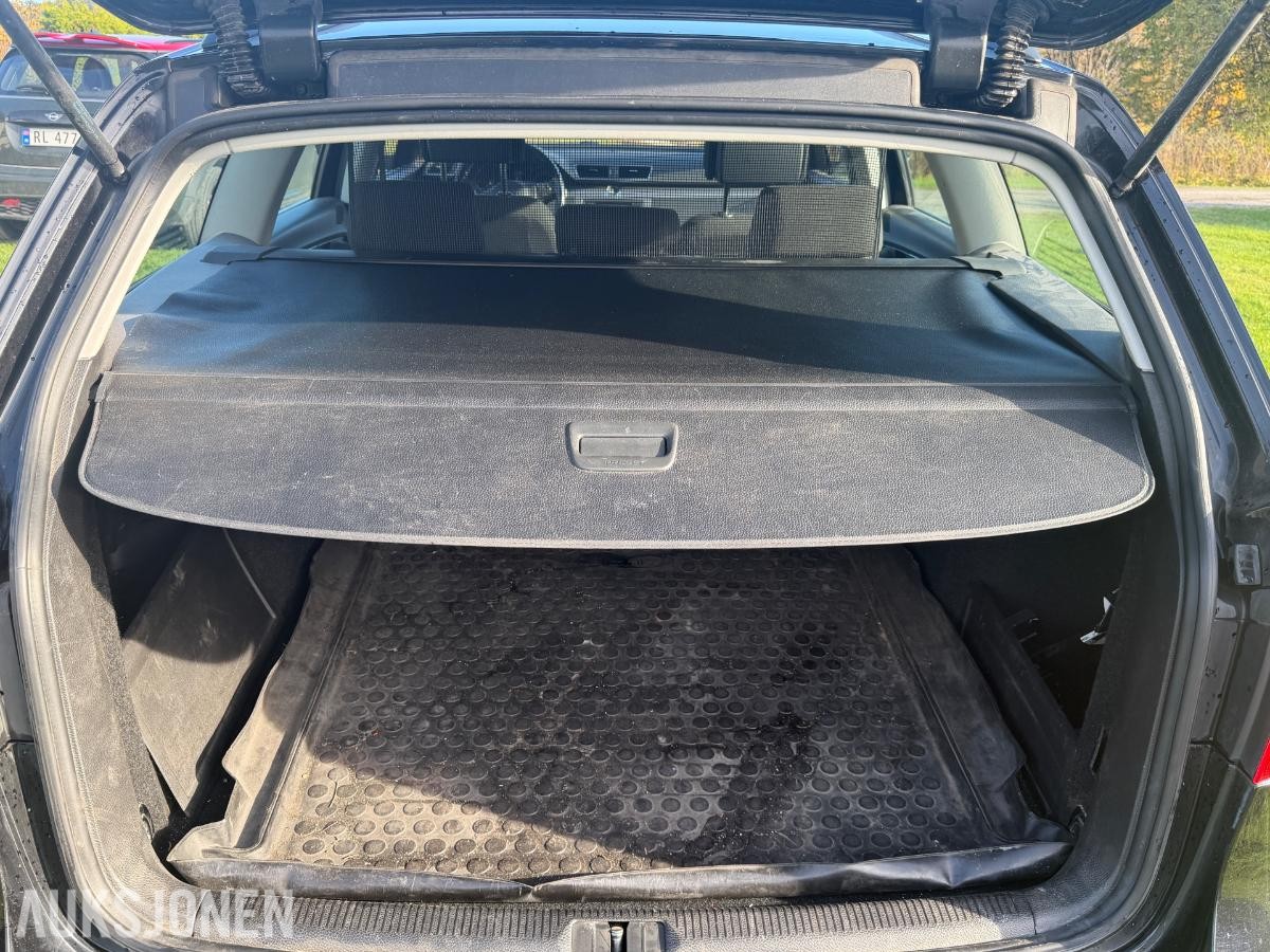 2014 VOLKSWAGEN PASSAT 1.6 TDI 105HK DSG AUTOMAT EU-OK 08.27