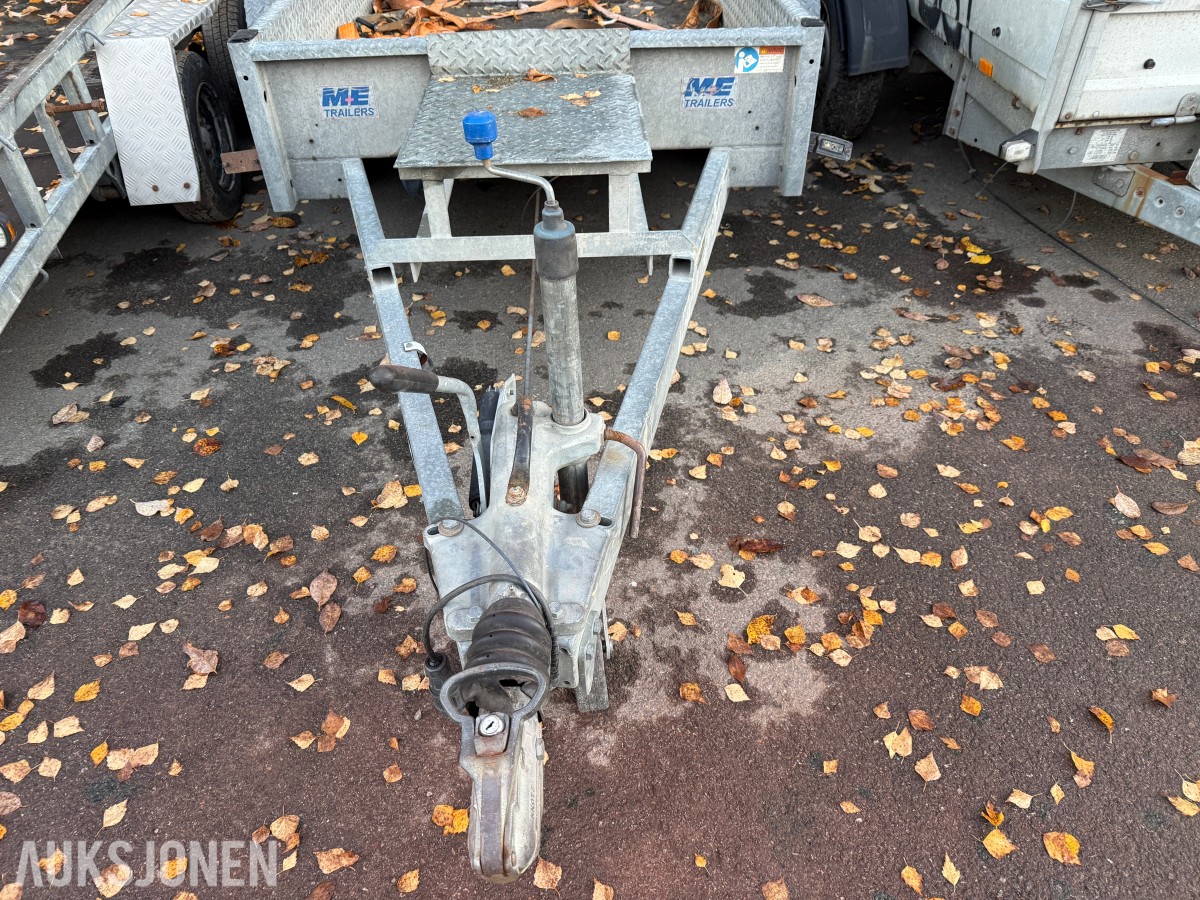 2014 MEREDITH AEM 2684- Maskinhenger
