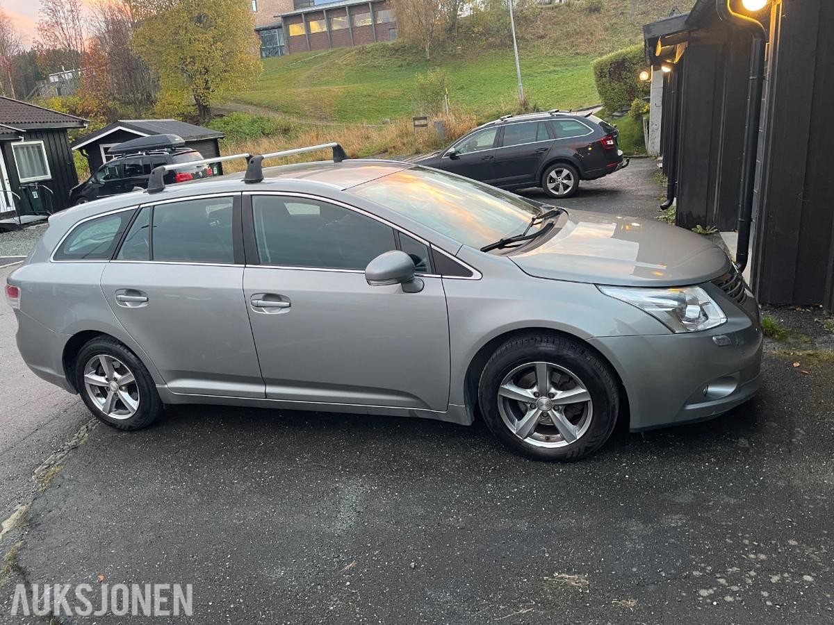2010 Toyota Avensis 1.6 132hk s+v dekk  eu ok 08.2027 