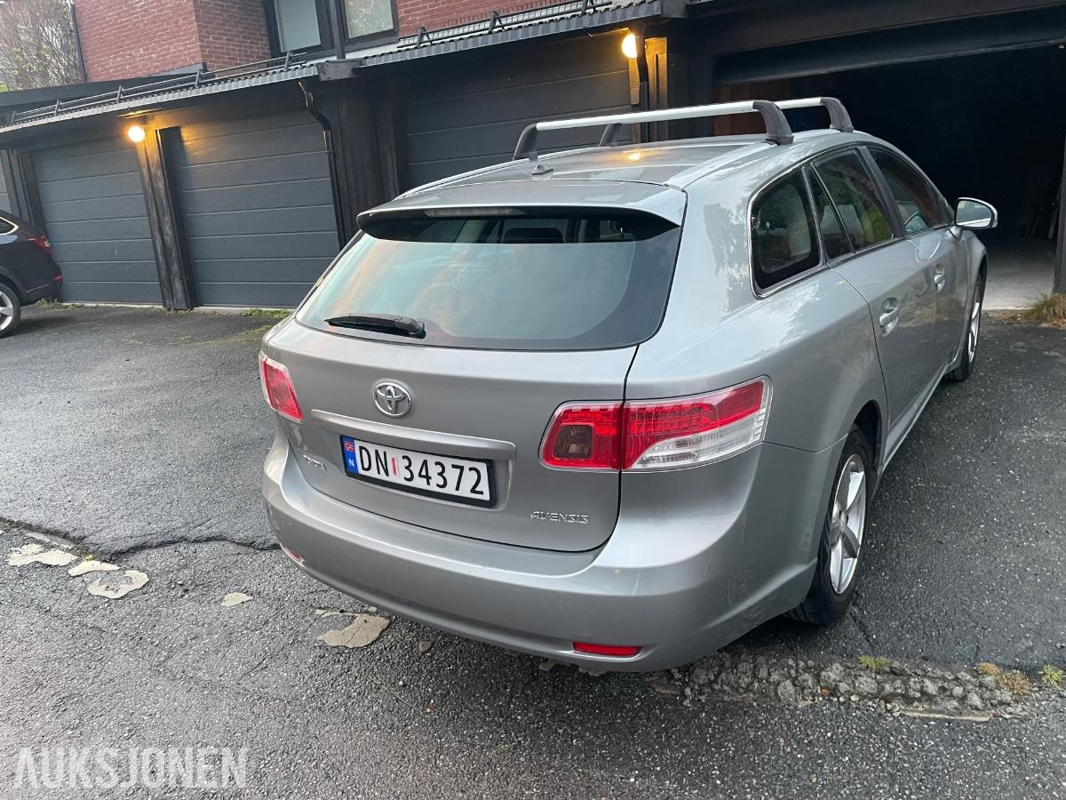 2010 Toyota Avensis 1.6 132hk s+v dekk  eu ok 08.2027 