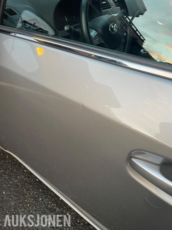 2010 Toyota Avensis 1.6 132hk s+v dekk  eu ok 08.2027 