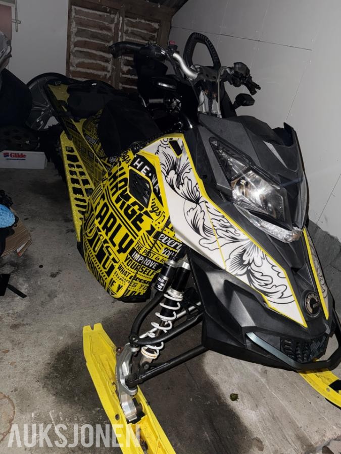 2015 Snøscooter - Ski-doo Summit X 800R – Nyoverhalt motor