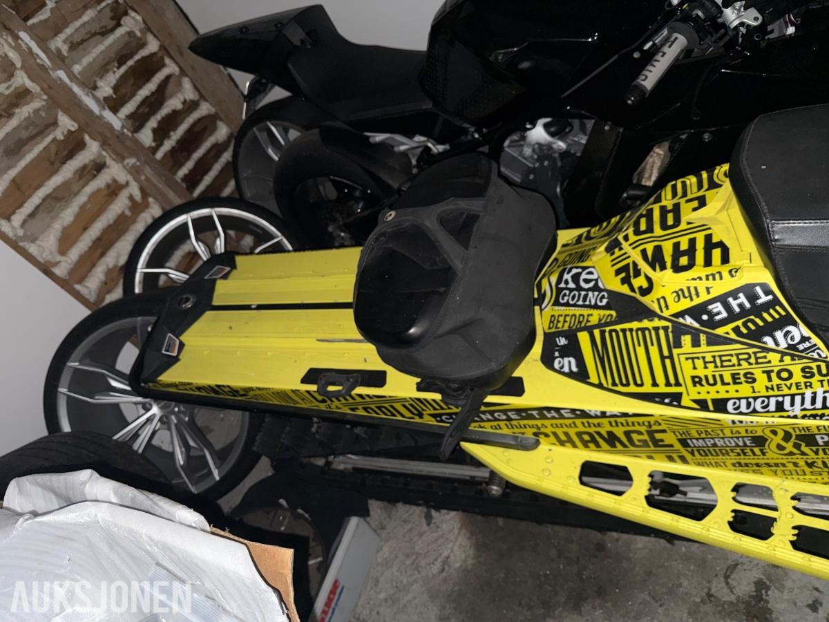 2015 Snøscooter - Ski-doo Summit X 800R – Nyoverhalt motor