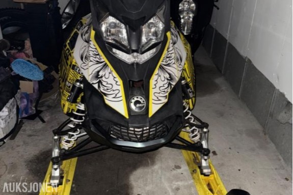2015 Snøscooter - Ski-doo Summit X 800R – Nyoverhalt motor
