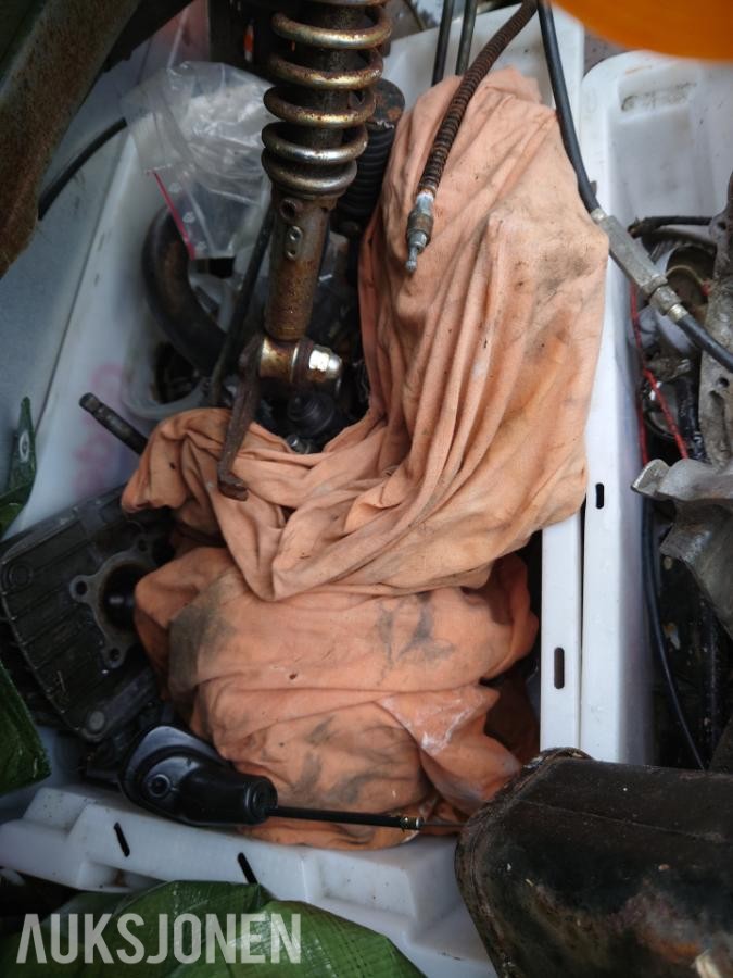 1982 Kawasaki  Kh 100 es Ramme og deler