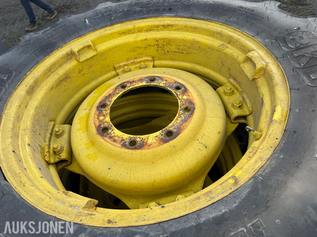 4 Komplette hjul-Passer til John deere 6410