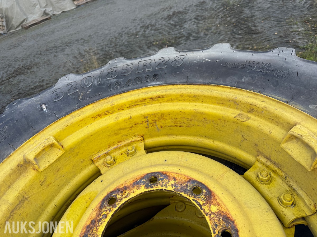 4 Komplette hjul-Passer til John deere 6410