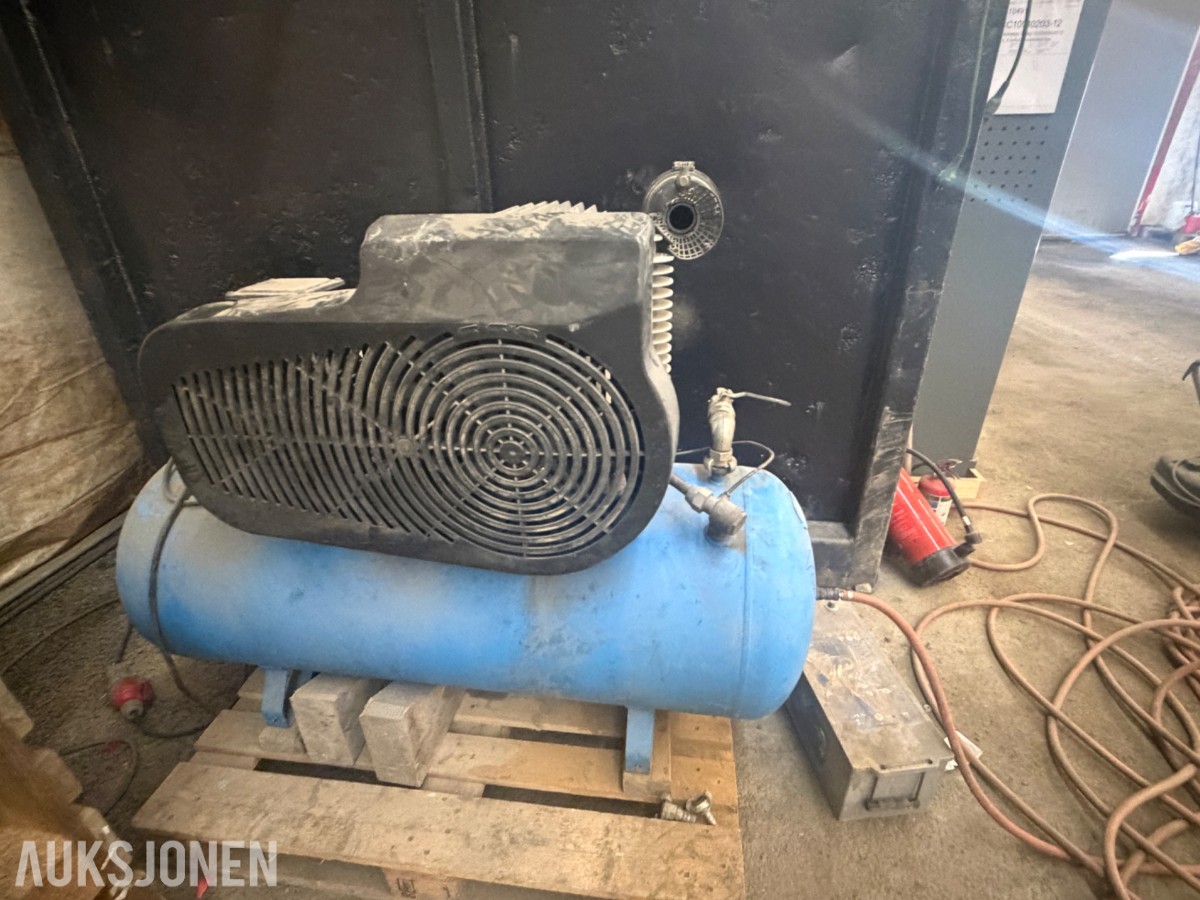 ABAC verkstedkompressor – 270 liter, 7,5 hk