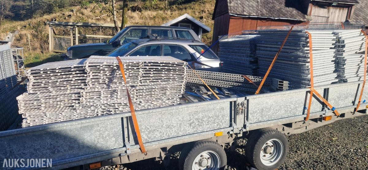 stort parti med Butikkhyller