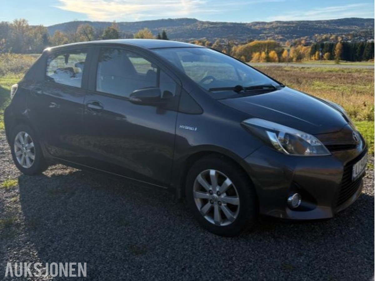 2014 Toyota Yaris *INGEN MINSTEPRIS* Automat, Reparasjonsobjekt