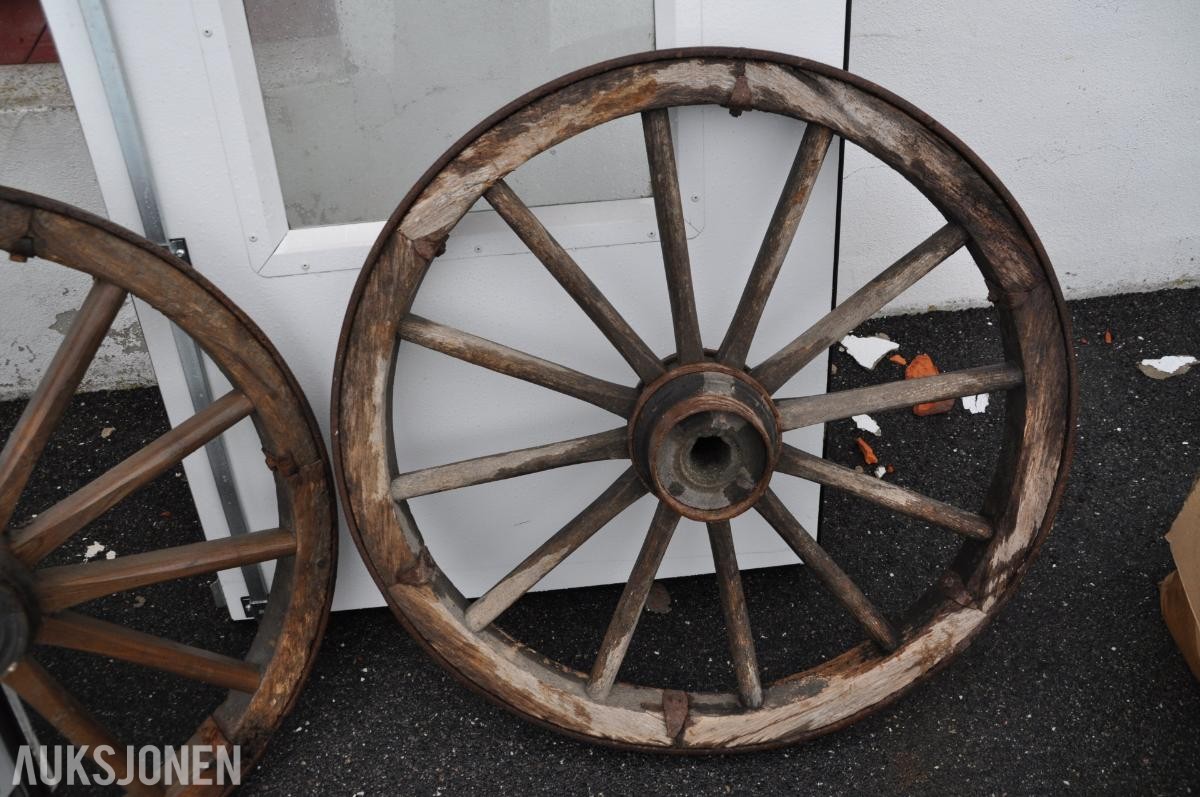 Gamle hjul til vogn