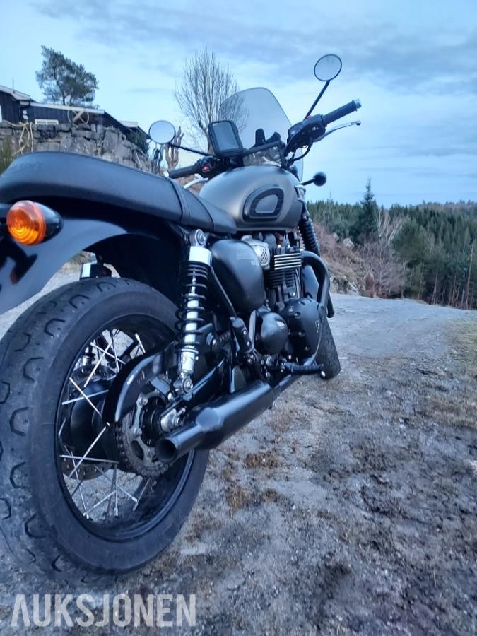 2021 Triumph Bonneville T100 Black