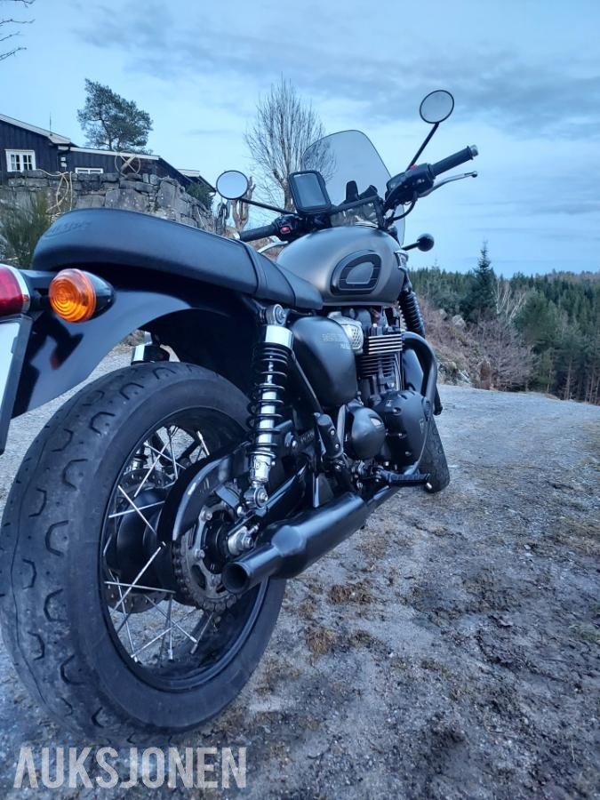 2021 Triumph Bonneville T100 Black