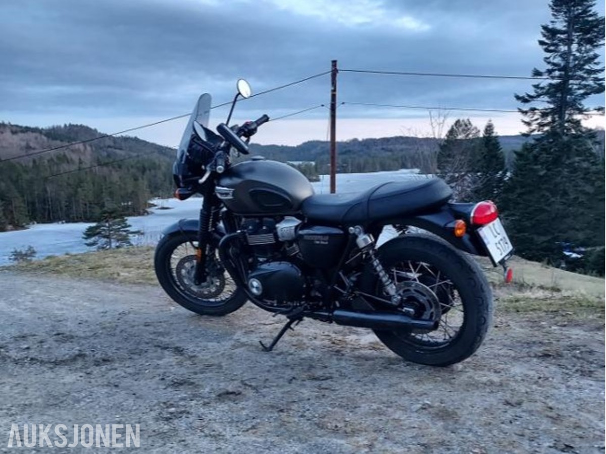 2021 Triumph Bonneville T100 Black