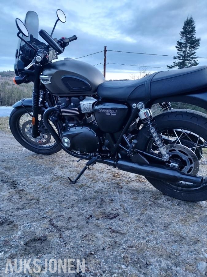 2021 Triumph Bonneville T100 Black