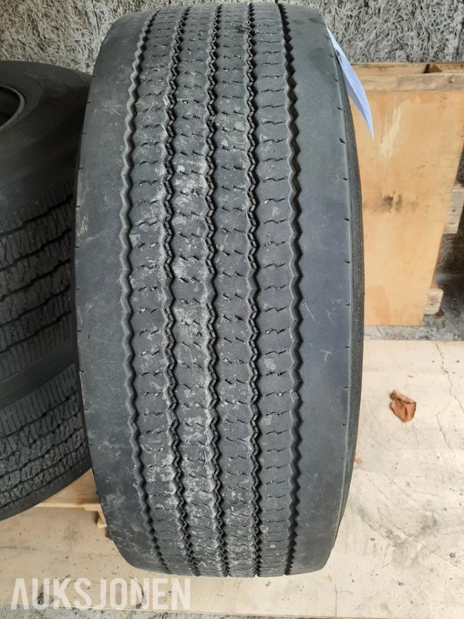 2 stk. komplette hjul m/Nokian Hakkapeliitta 385/65 R22,5 - Mercedes-Benz