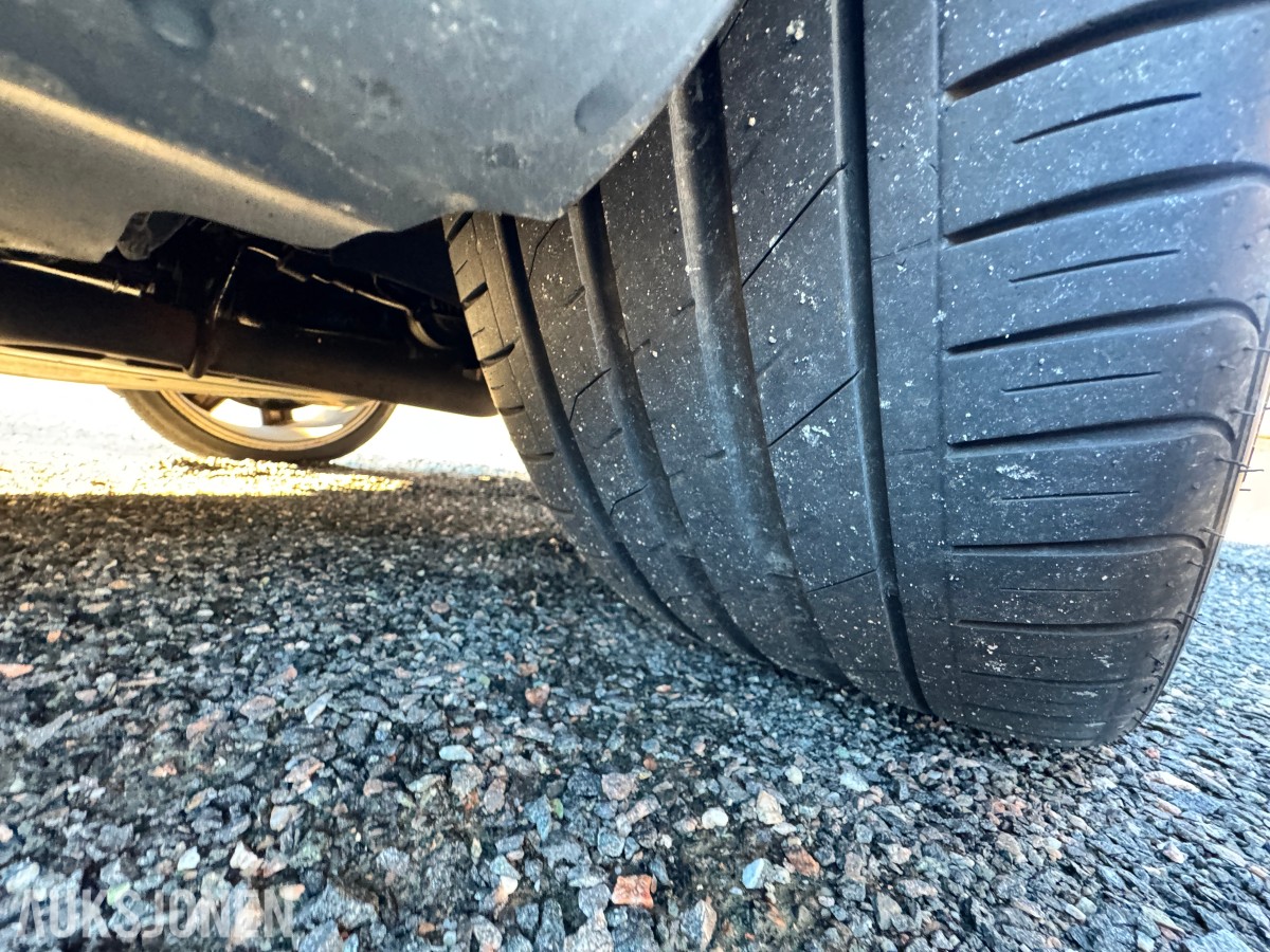 2004 Chrysler Crossfire 3.2, 120000km, Automat, Cruisekontroll, Skinninteriør